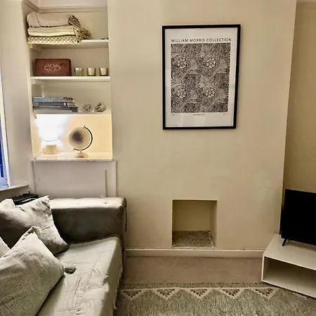 Charming Sefton Park Escape, Pet-friendly