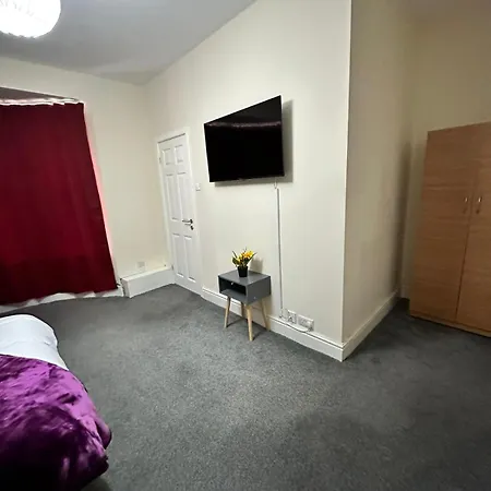Hotel Elm Vale *
