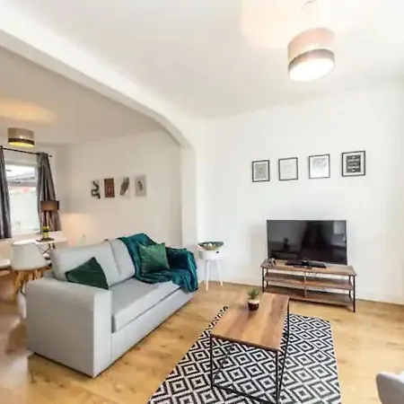 Apartment Large 3 Bedroom Sleeps-7/gartson/liverpool Liverpool