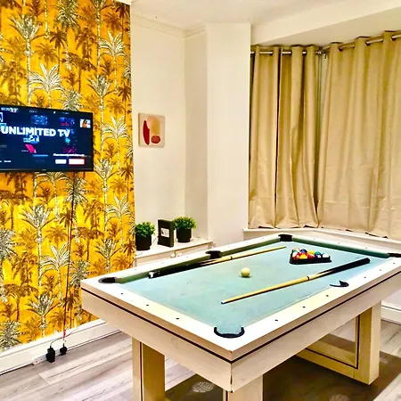 Lovely 4 Bedroom In Anfield - Near Stadium, Centre, Sleeps 18 * Liverpool