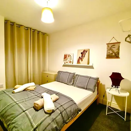 Lovely 4 Bedroom In Anfield - Near Stadium, Centre, Sleeps 18