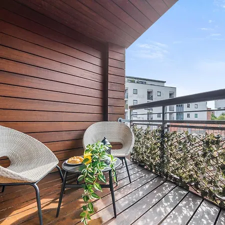 Apartment Ropewalks Retreat Iv Sleeping 6 Guests With Parking And Balcony Liverpool
