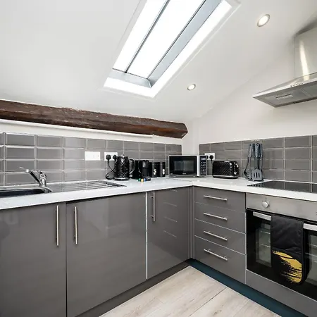 Attico Sleeping 6 Guests * Liverpool