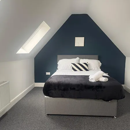 New Duplex Apartment, Free On Street Parking, Tv To Rooms, Sound System, Laundry Apartment *