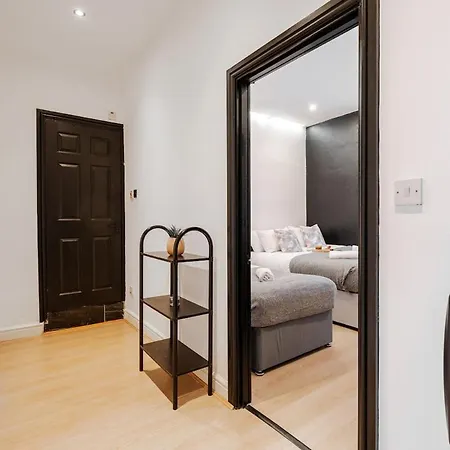 Apartment Modern 2-bed Flat, Sleeps 6 Liverpool