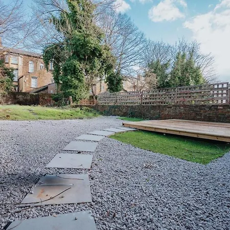 Modern 2-bed Flat, Sleeps 6 Liverpool