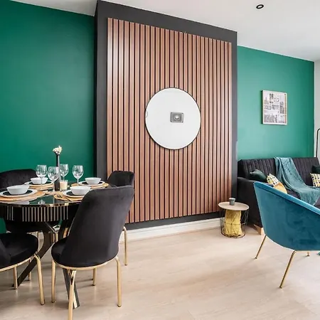 Modern 2-bed Flat, Sleeps 6 Apartment Liverpool
