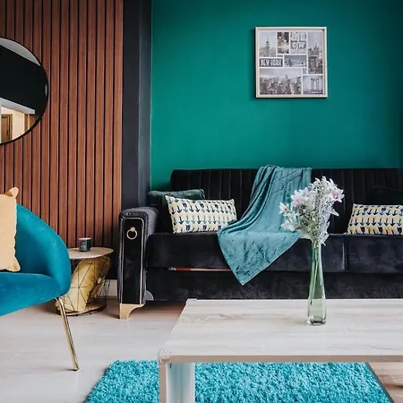 Modern 2-bed Flat, Sleeps 6 Liverpool