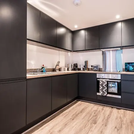 Chavasse Cove Sleeping 6 Guests With Parking Apartment *