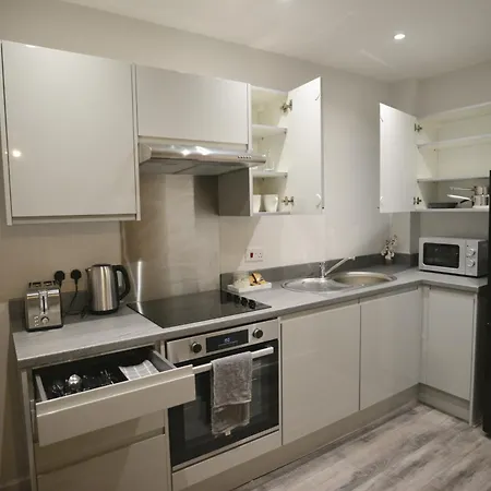 Escape - Modern 1-bed With Sofa Bed, Sleeps 4 - Perfect For Families & Friends *