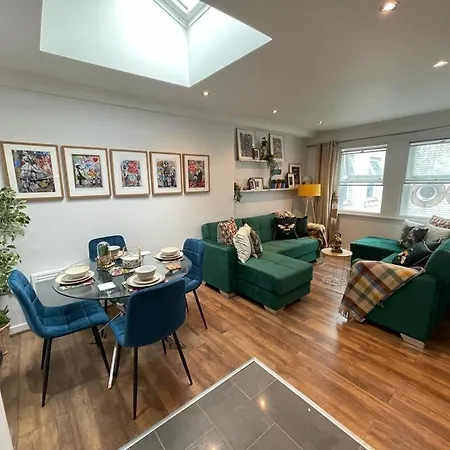Apartment Fantastic Centre Apartments, Fenwick Street *