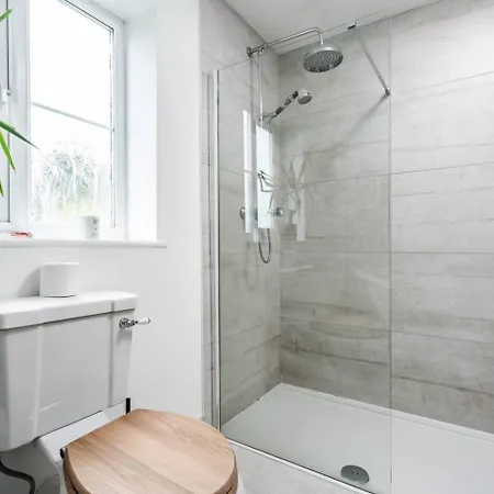 Historic Retreat With Large Garden Free Parking * Liverpool