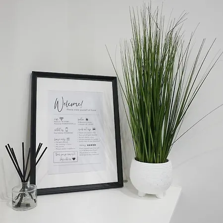 Contractors Dream, 4 Bedroom 2 Bathroom * Liverpool