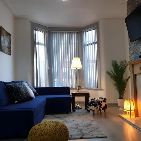 Holiday home Fairburn House - Air Host & *