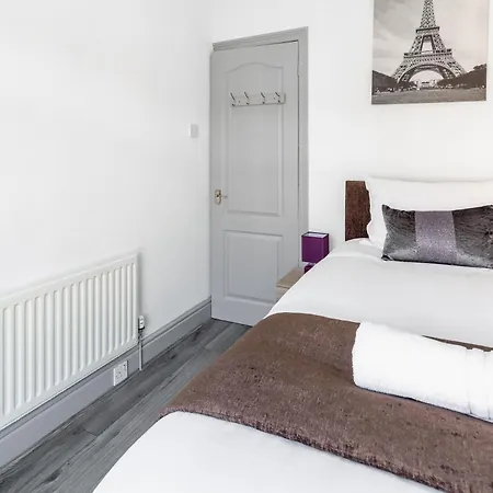 Fairburn House - Air Host & Holiday home