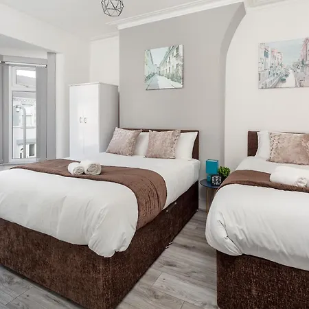 Fairburn House - Air Host & Holiday home *