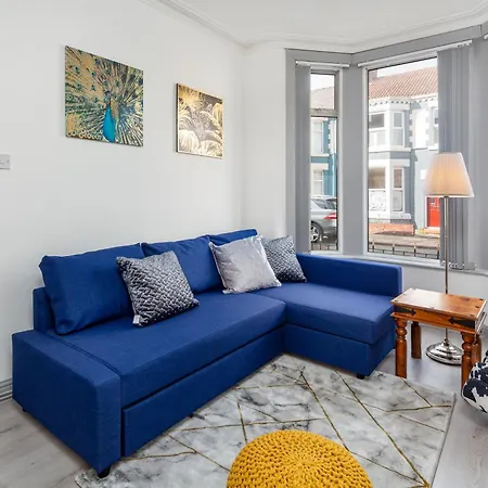 Fairburn House - Air Host & Holiday home Liverpool