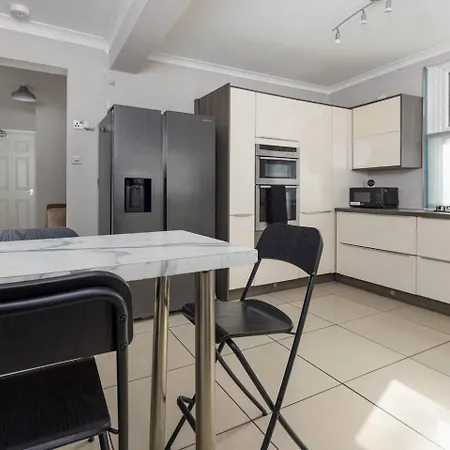 Penzion Jubilee House - Free Parking, Self Check-in, Fast Wifi And Smart Tv Liverpool