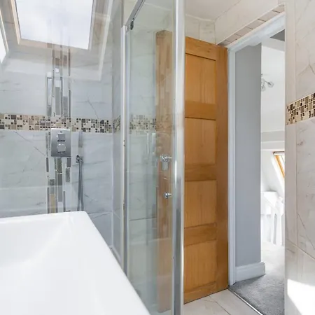 Jubilee House - Free Parking, Self Check-in, Fast Wifi And Smart Tv Affittacamere