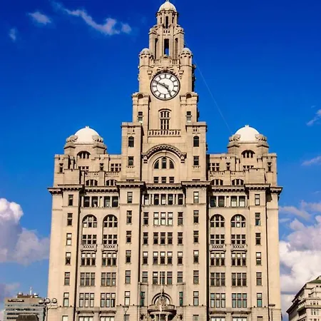 Convenient Kitchen & Shower Free Parking * Liverpool