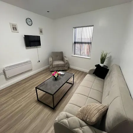 Private Full Kitchen & Sofa Bed Free Parking Apartment *