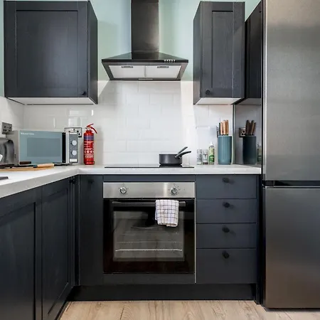 Apartment Pass The Keys Brand New Fantastic Location