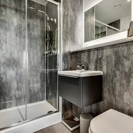 Luxury Escape - Brand New Stylish 2 Bedroom With Parking Appartement
