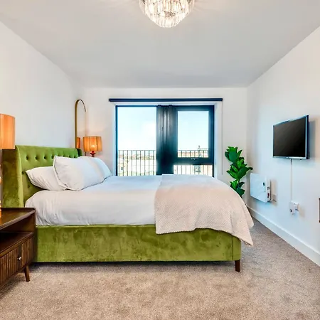 Luxury Escape - Brand New Stylish 2 Bedroom With Parking Liverpool