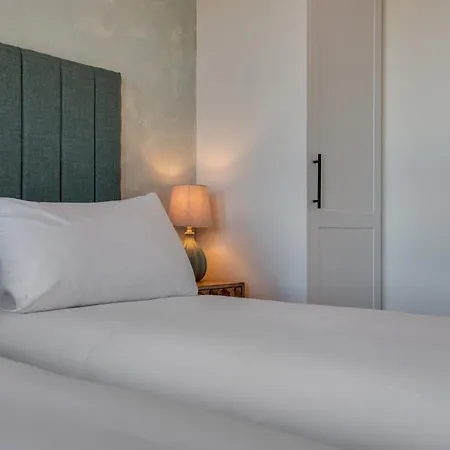 Luxury Escape - Brand New Stylish 2 Bedroom With Parking * Liverpool