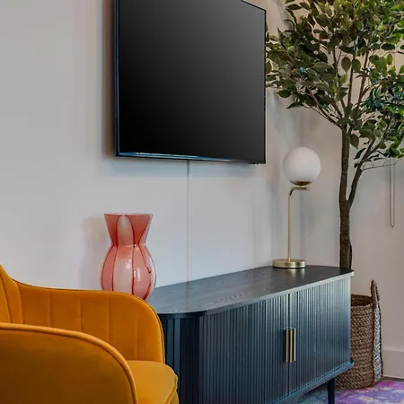 Luxury Escape - Brand New Stylish 2 Bedroom With Parking Liverpool