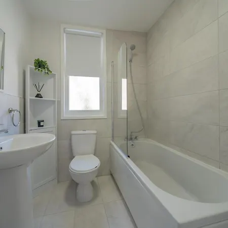 Stylish 3-bed Near Lfc & Efc Stadiums Hébergement de vacances *