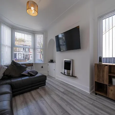 Stylish 3-bed Near Lfc & Efc Stadiums *
