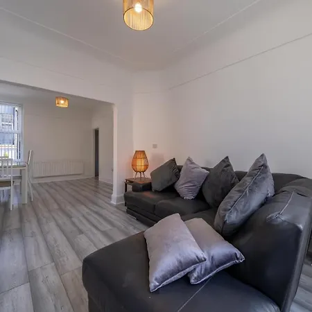 Stylish 3-bed Near Lfc & Efc Stadiums *