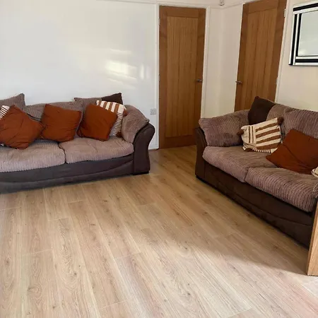 Holiday home Knotty Ash - 3 Beds - Sleeps 6 - On-site Parking