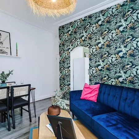 Anfield Townhouse Sleeps 12 7min Walk To Stadium Hébergement de vacances
