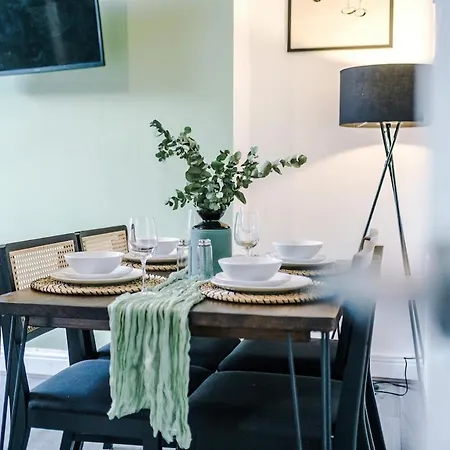 Hébergement de vacances Anfield Townhouse Sleeps 12 7min Walk To Stadium *