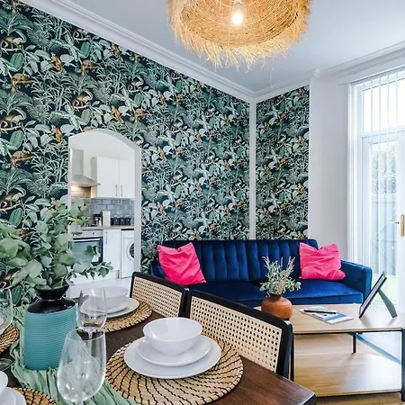 Anfield Townhouse Sleeps 12 7min Walk To Stadium *