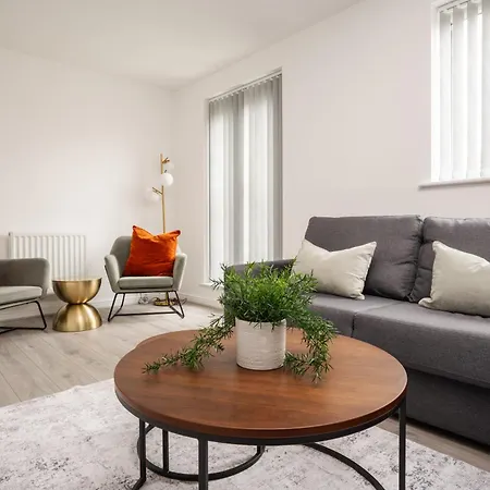 Freshly Renovated 4-bed 3 Floors Free Parking Hébergement de vacances *