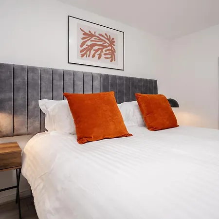 Hébergement de vacances Freshly Renovated 4-bed 3 Floors Free Parking