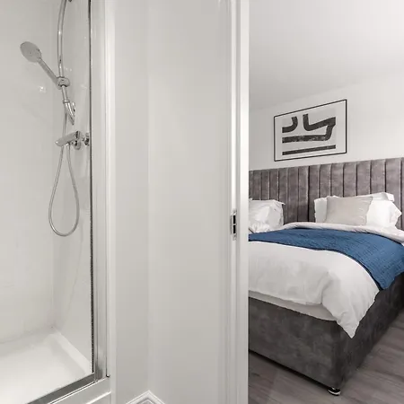 Hébergement de vacances Freshly Renovated 4-bed 3 Floors Free Parking Liverpool