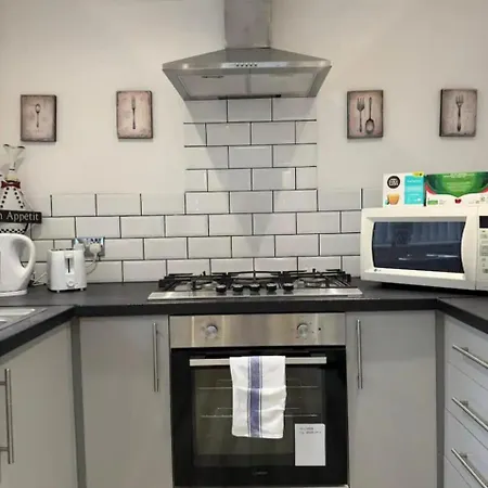5 Casa Compartilhada No L6 *