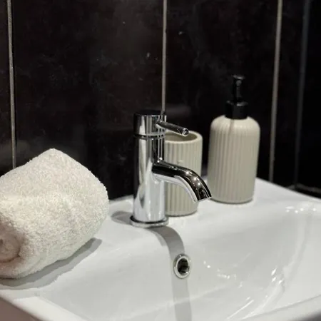 5 Casa Compartilhada No L6 Guest house *