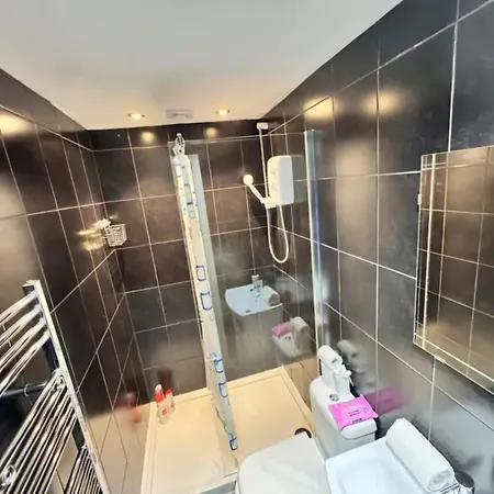 5 Casa Compartilhada No L6 *