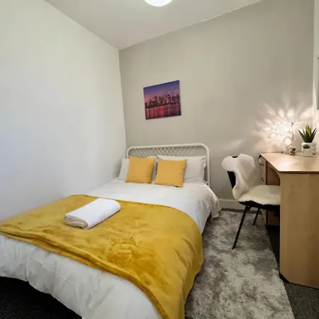 5 Casa Compartilhada No L6 Guest house *