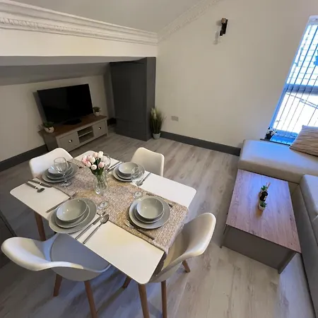 Apartment Stylish And Cozy Apartment! *