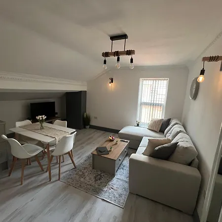 Apartment Stylish And Cozy Apartment! *