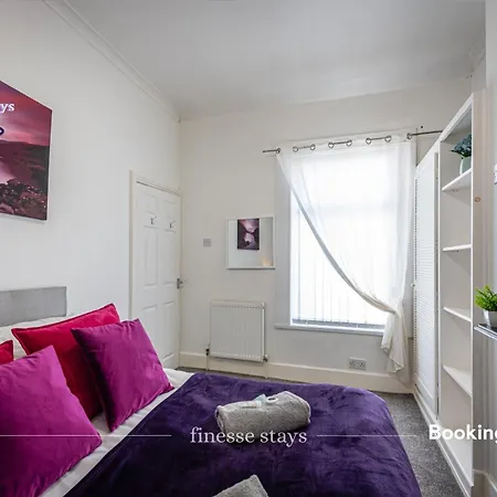 Last-minute Grabs L Premium Offers L 4bdr House By Finesse Short Lets & Serviced With Free Wifi *