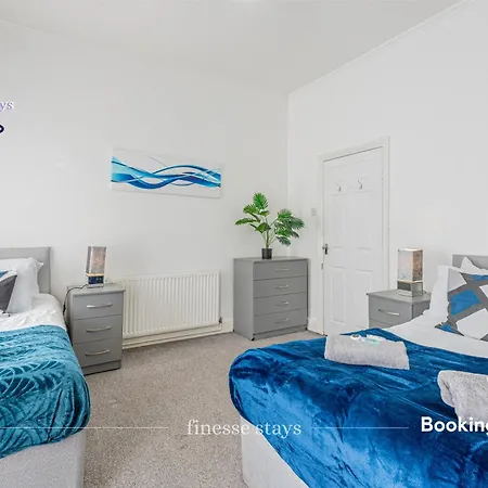 Last-minute Grabs L Premium Offers L 4bdr House By Finesse Short Lets & Serviced With Free Wifi Liverpool