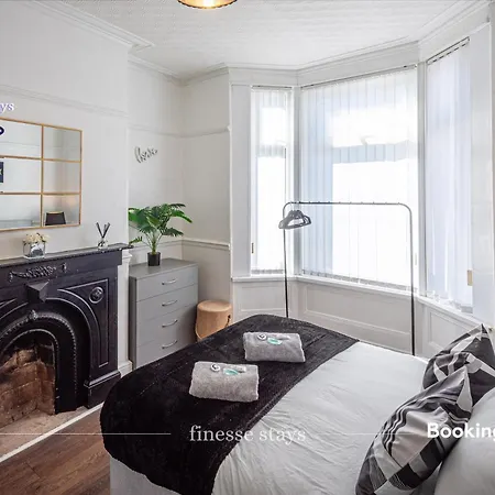 Last-minute Grabs L Premium Offers L 4bdr House By Finesse Short Lets & Serviced With Free Wifi