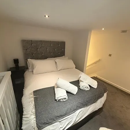 5 Halifax House 7 * Liverpool